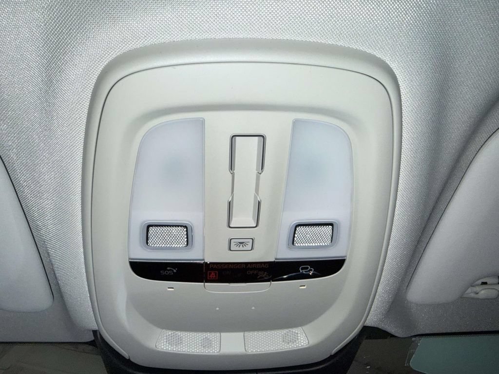 Used 2024 Volvo S60 B5 Plus w/ Climate Package FWD image 25