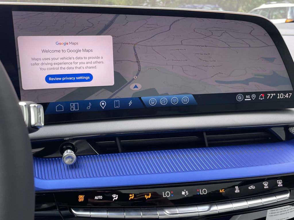 New 2025 Cadillac Optiq Sport 1 w/ LPO, ONYX Package image 28