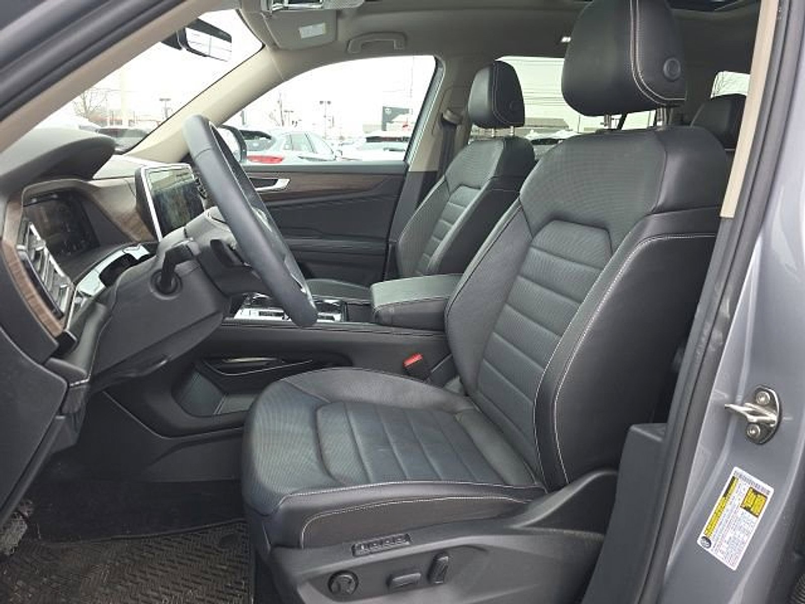 Used 2024 Volkswagen Atlas SEL image 10