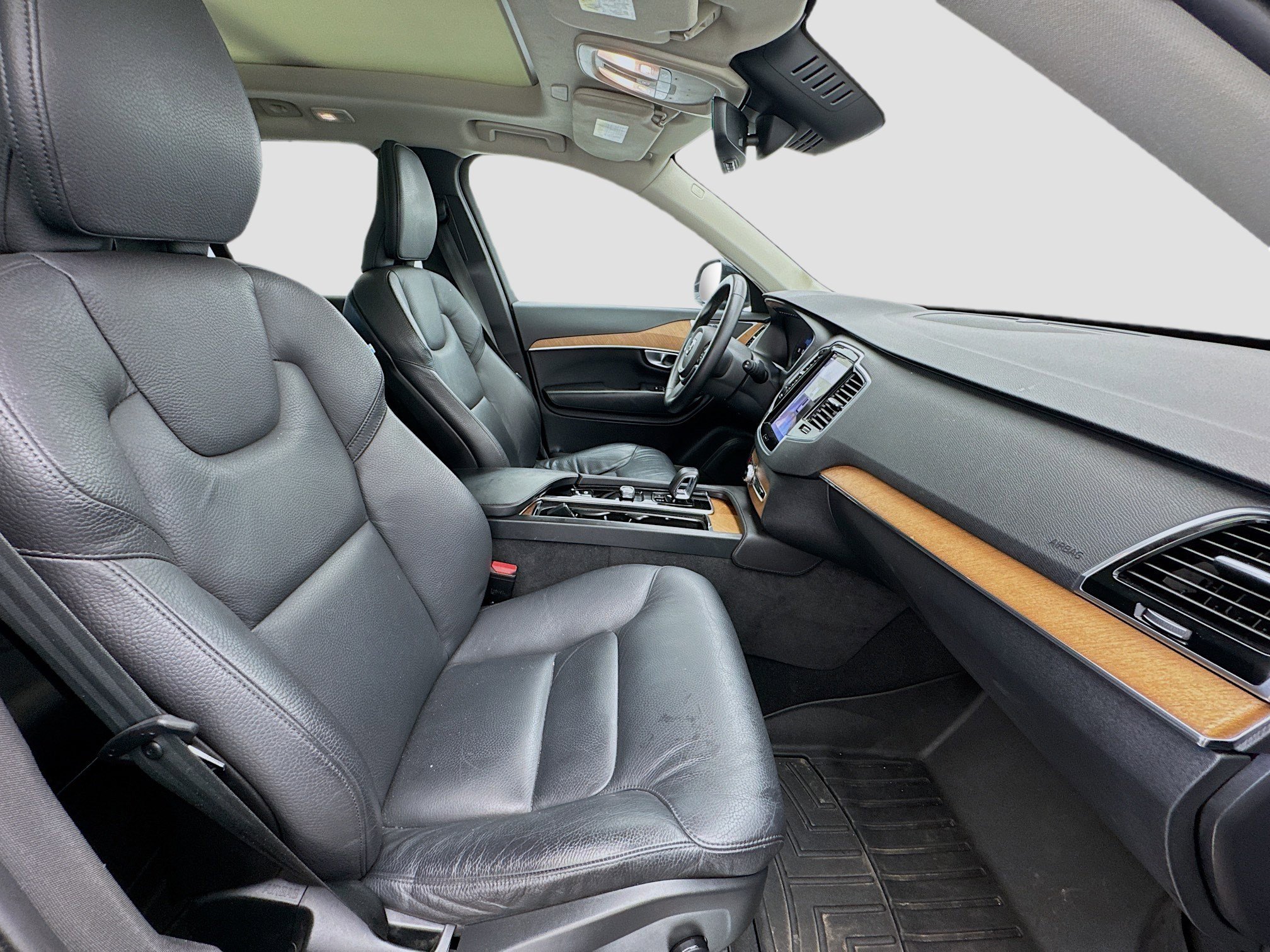 Used 2024 Volvo XC90 T8 Plus AWD/4WD image 21