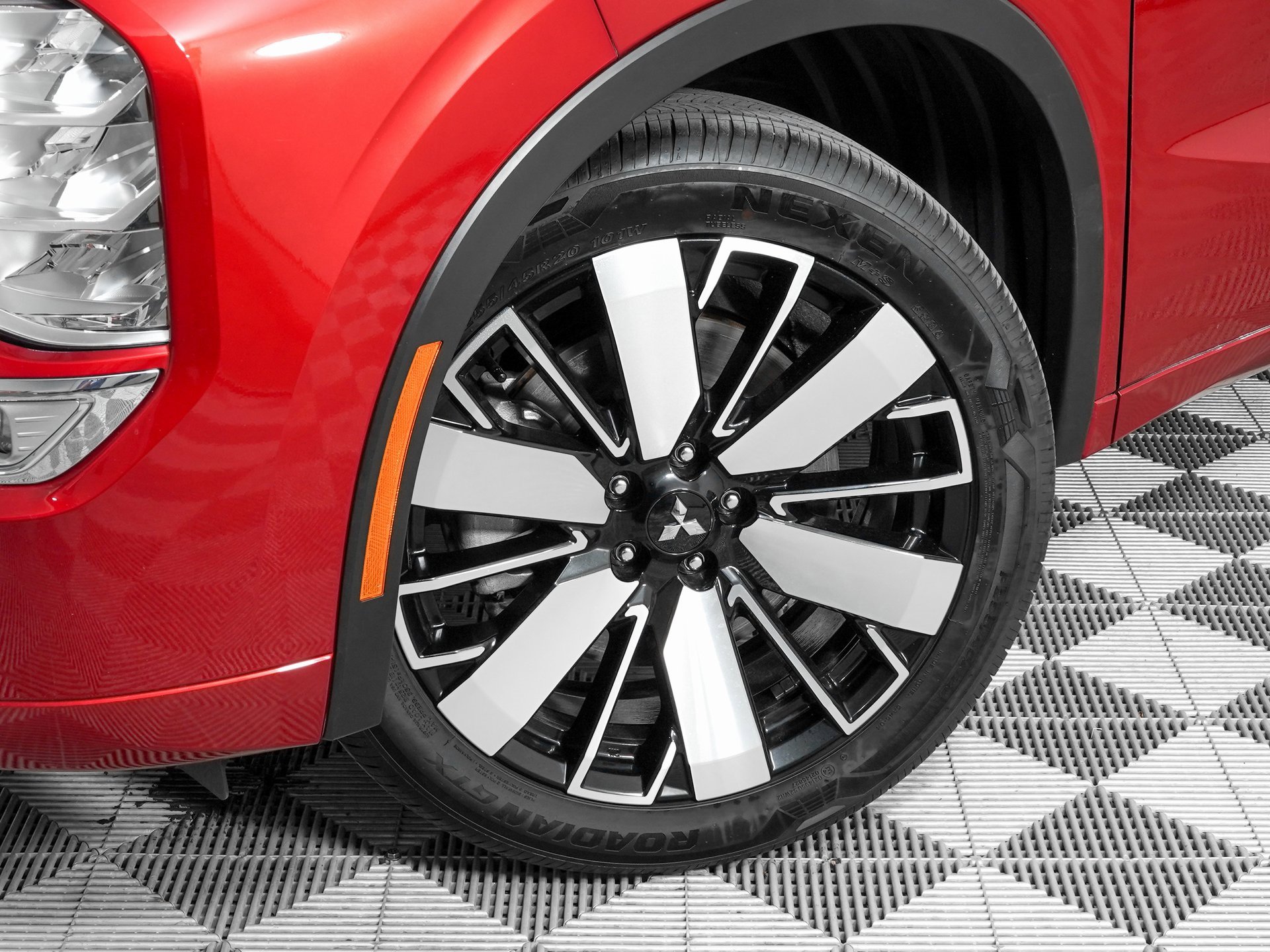 Used 2025 Mitsubishi Outlander SEL image 34