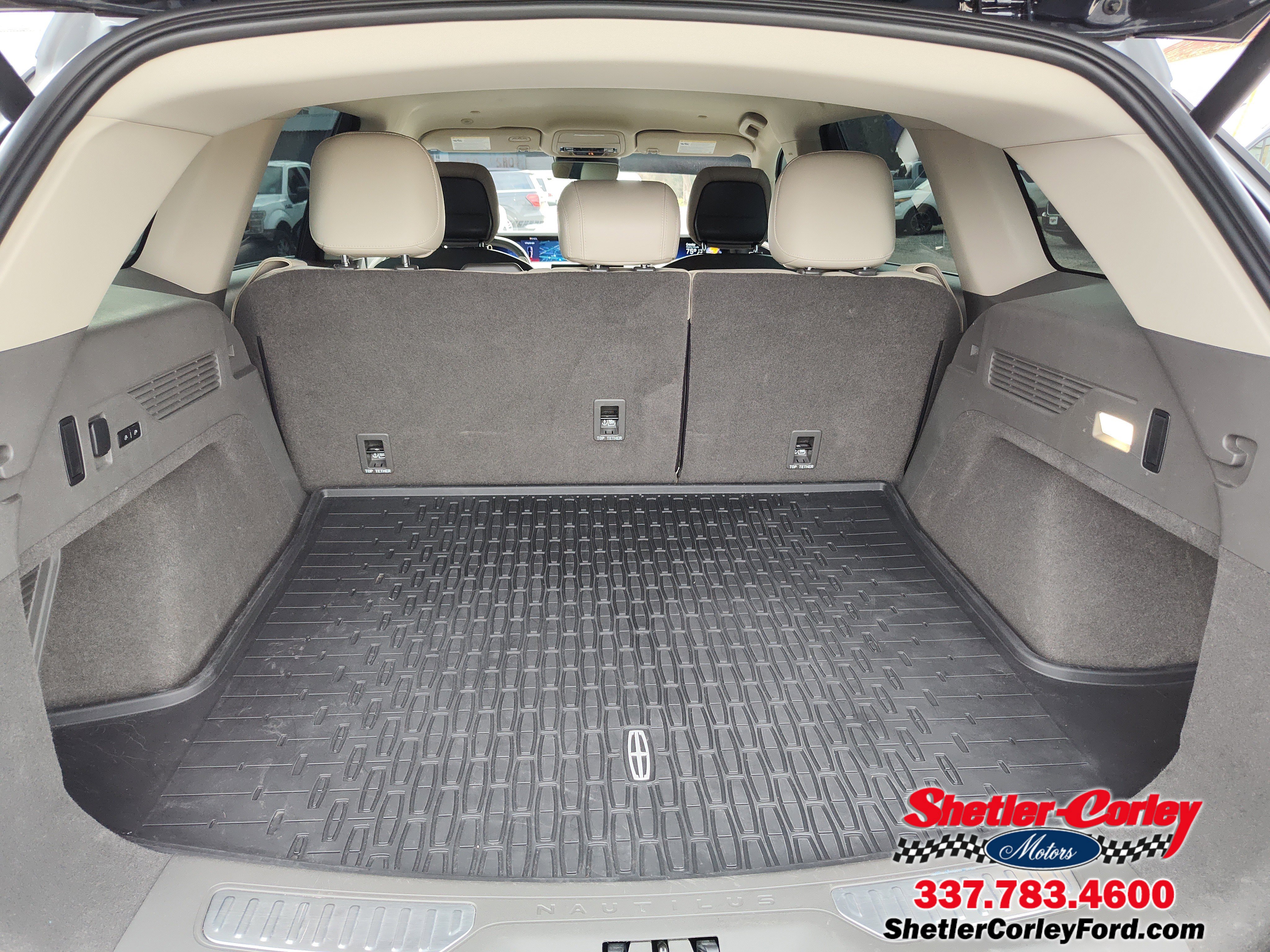 Used 2024 Lincoln Nautilus Premier image 6