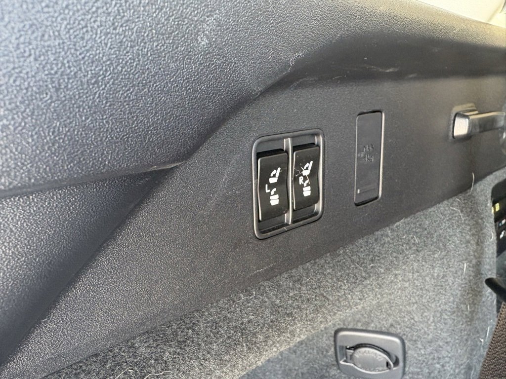 Used 2021 Lexus RX 350L Luxury w/ Accessory Package image 12