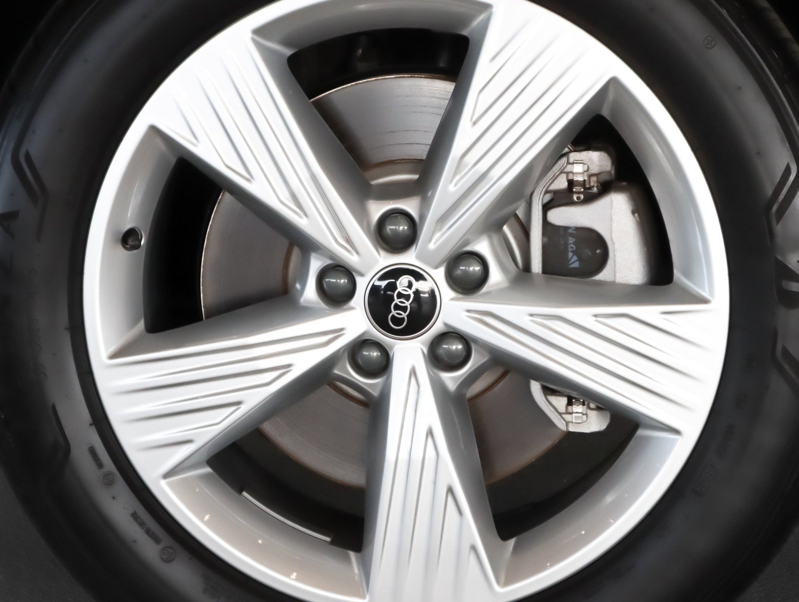 Certified 2024 Audi Q4 e-tron Premium Plus w/ Premium Plus image 13