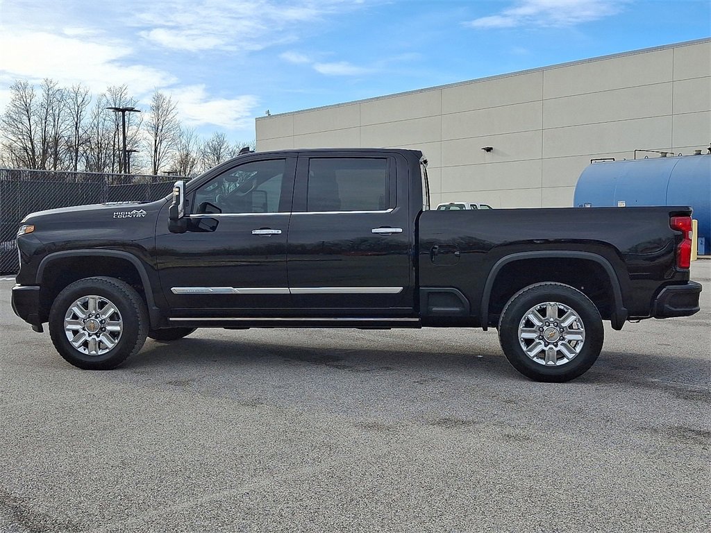 Used 2024 Chevrolet Silverado 3500 High Country w/ High Country Premium Package image 7