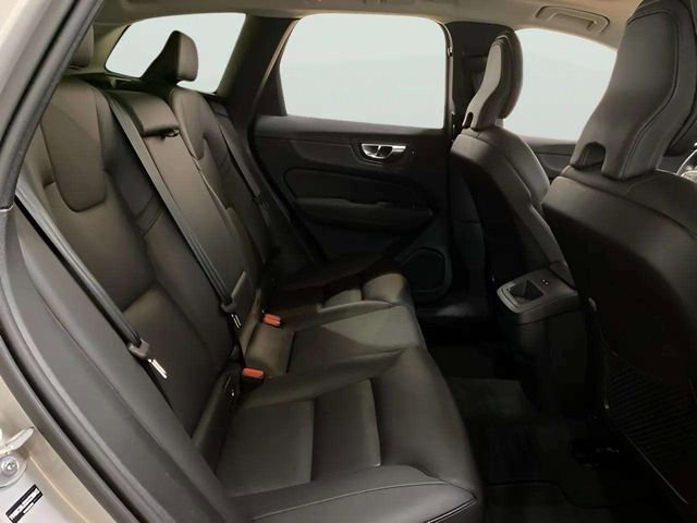 Used 2025 Volvo XC60 B5 Core AWD/4WD image 47