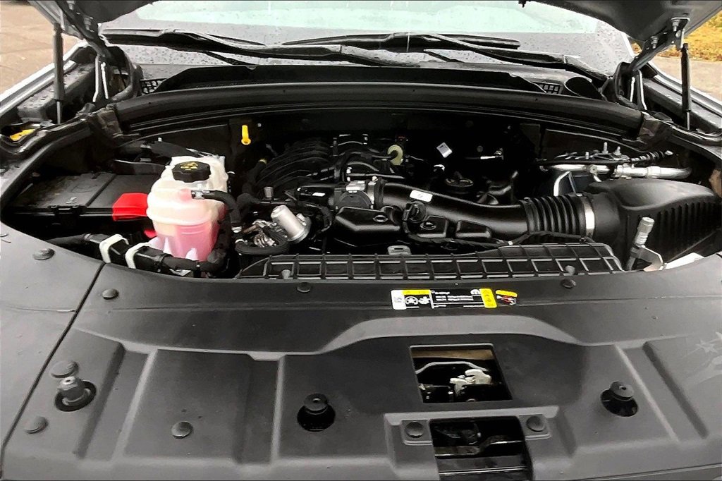 Used 2025 Jeep Grand Cherokee L Laredo w/ Luxury Tech Group I image 9