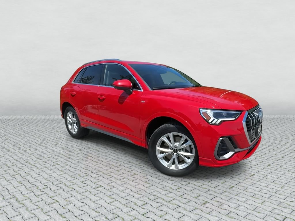 Used 2025 Audi Q3 2.0T Premium AWD/4WD image 2