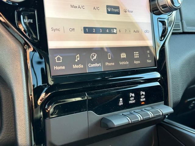 New 2026 RAM 1500 4x4 Crew Cab image 40