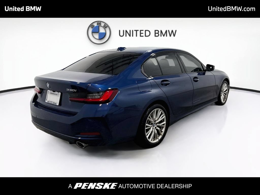 Used 2023 BMW 330i Sedan w/ Premium Package RWD image 5