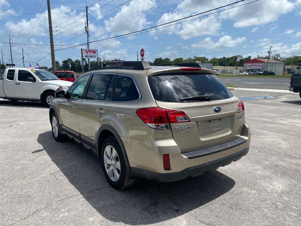 Used 2010 Subaru Outback 2.5i Premium AWD/4WD image 10