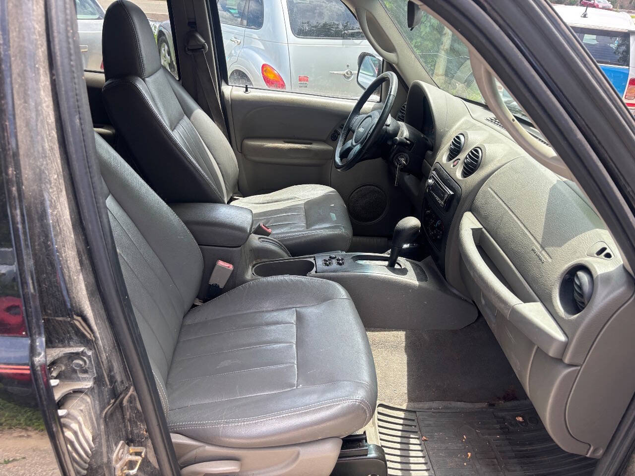 Used 2007 Jeep Liberty Sport AWD/4WD image 13