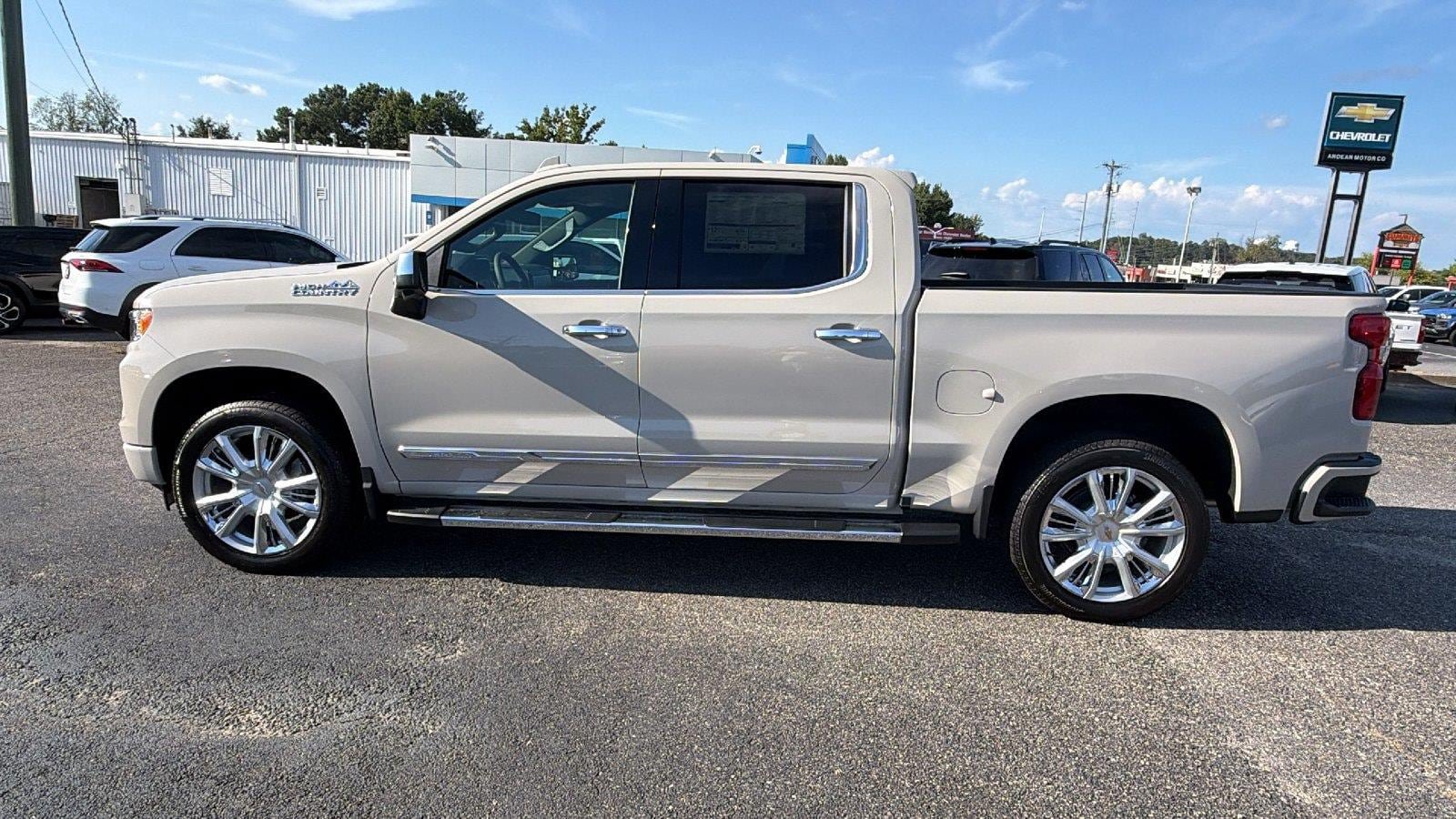 New 2026 Chevrolet Silverado 1500 High Country w/ High Country Premium Package AWD/4WD image 12
