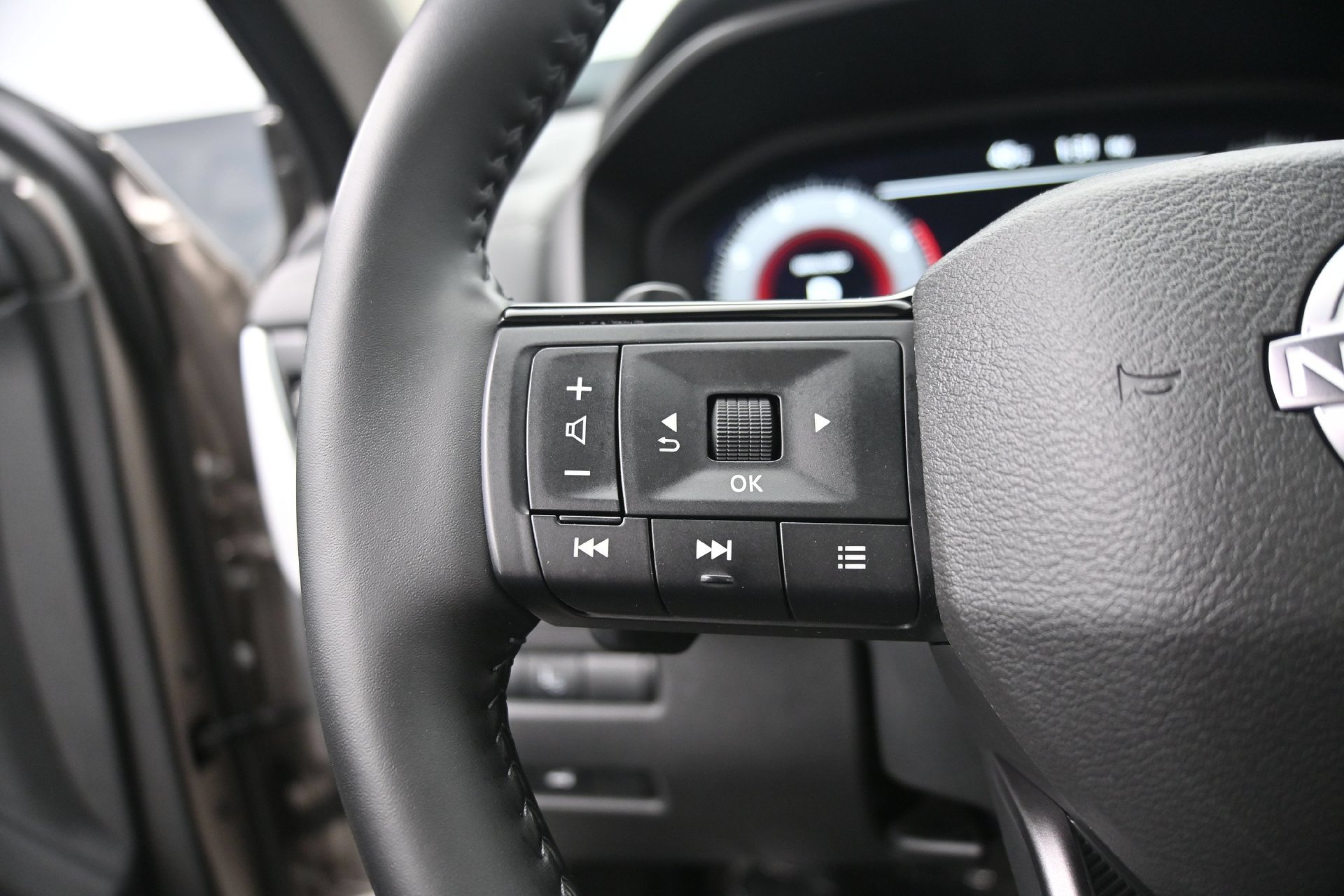 Used 2026 Nissan Rogue Platinum w/ Platinum Premium Package AWD/4WD image 24