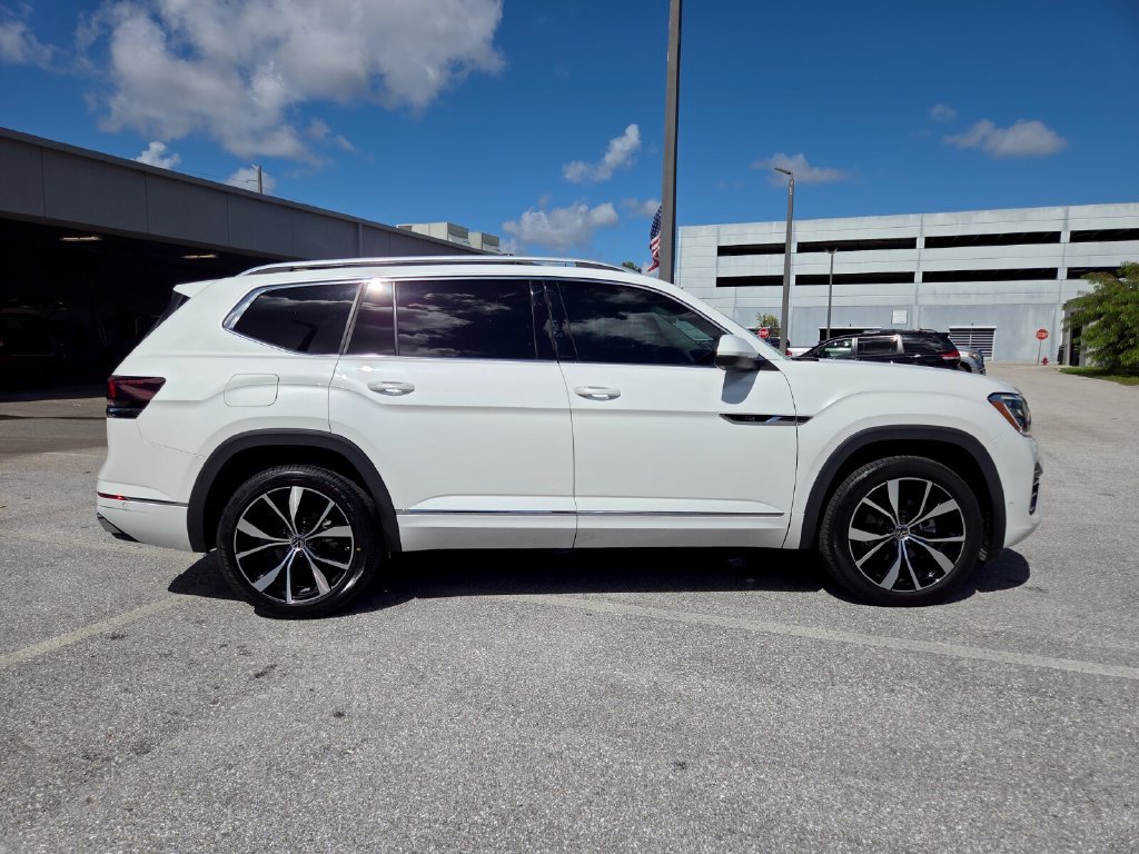 Used 2024 Volkswagen Atlas SEL Premium R-Line AWD/4WD image 12