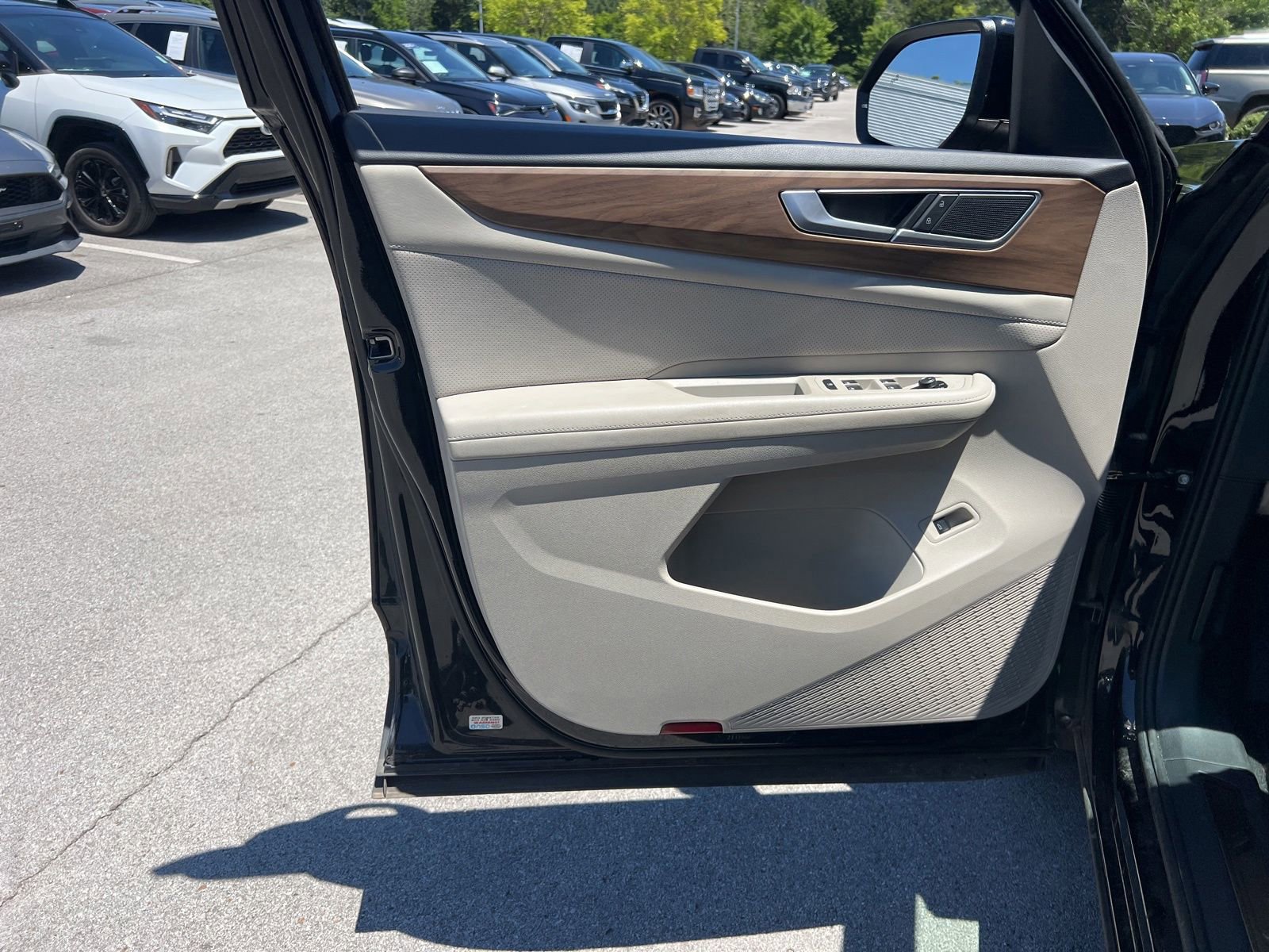 Used 2024 Volkswagen Atlas SE FWD image 26
