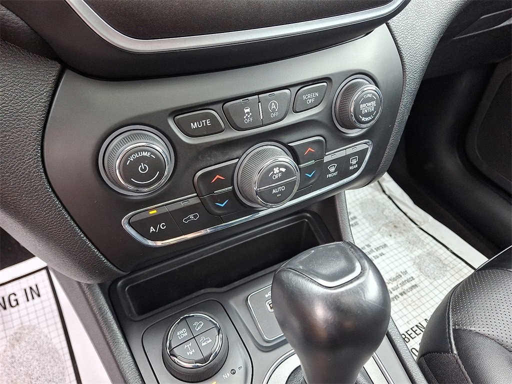 Used 2022 Jeep Cherokee Trailhawk w/ Sun, Sound & Nav Group image 16