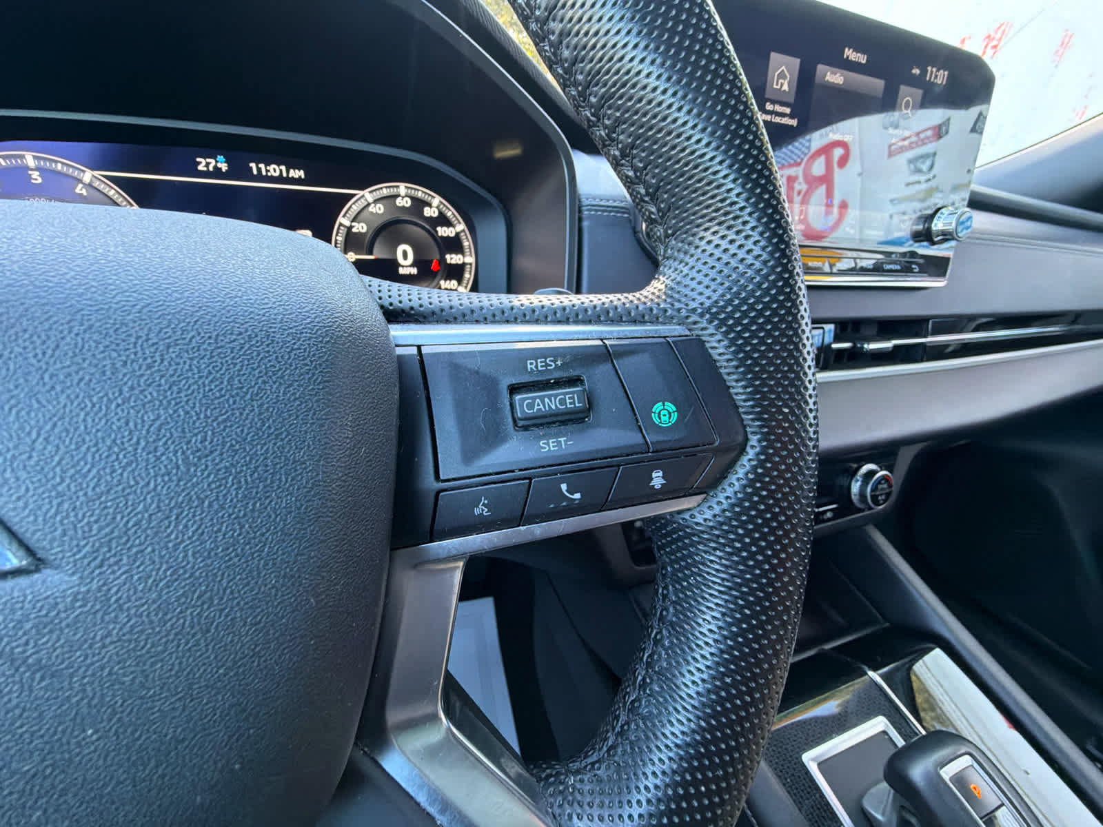 Used 2023 Mitsubishi Outlander SE Black Edition image 23