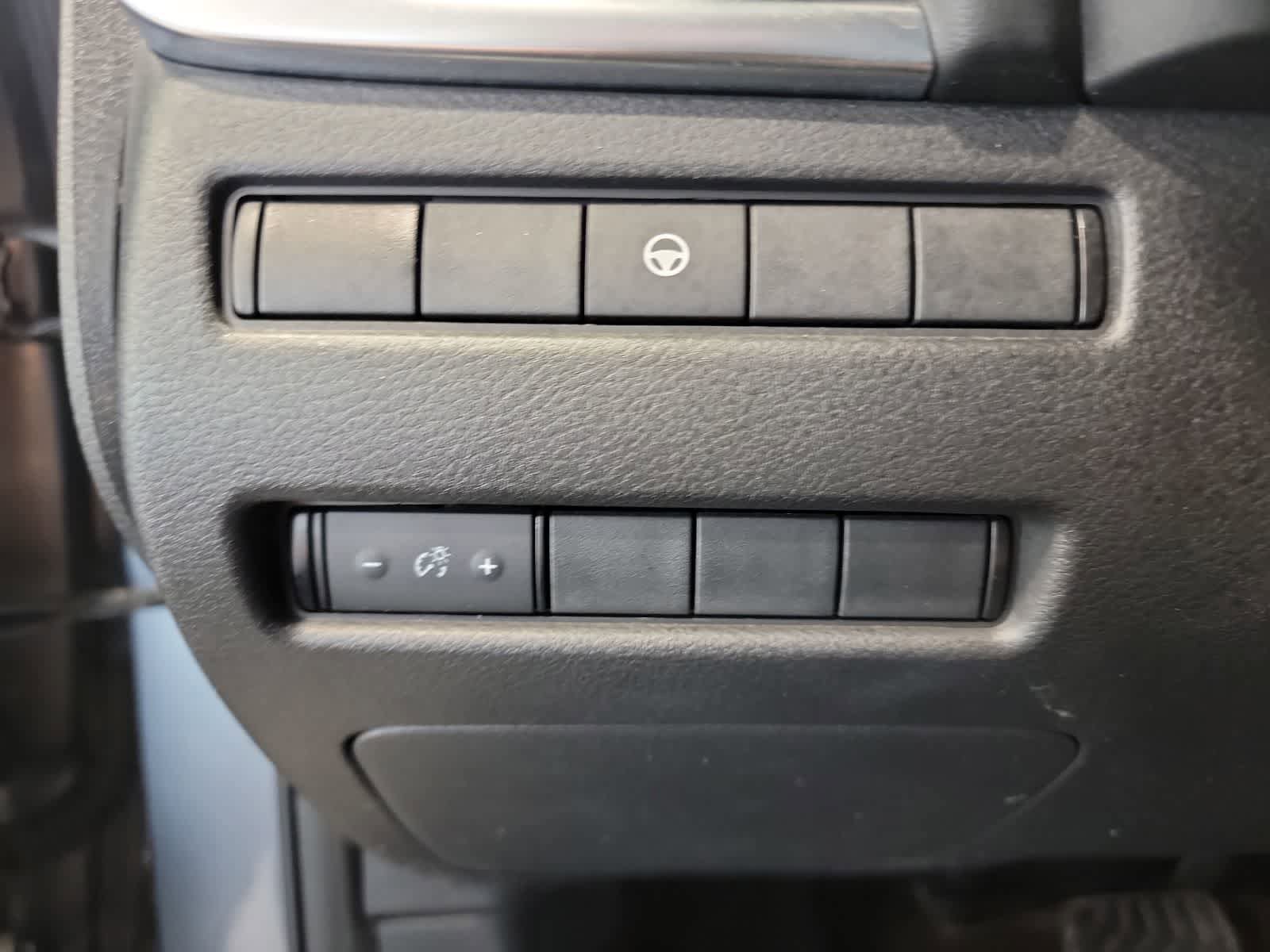 Used 2021 Nissan Rogue SV AWD/4WD image 17