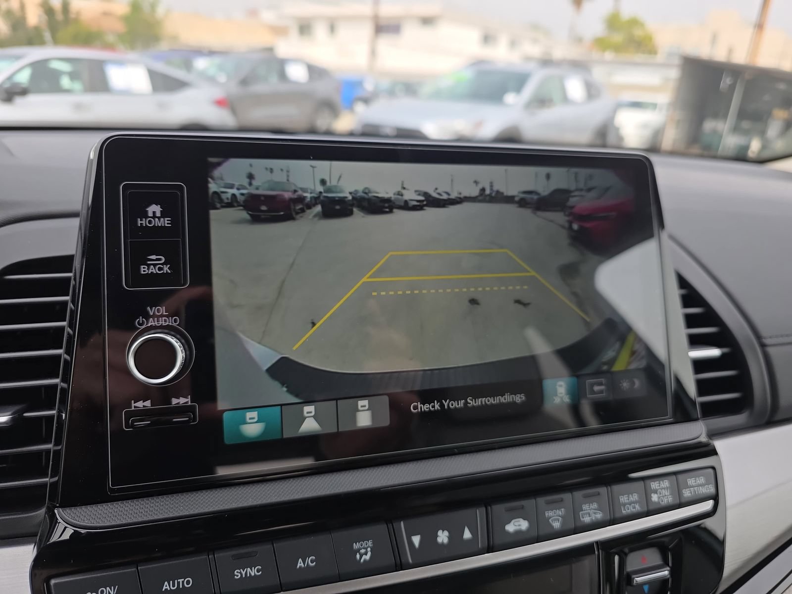 New 2026 Honda Odyssey Touring image 23