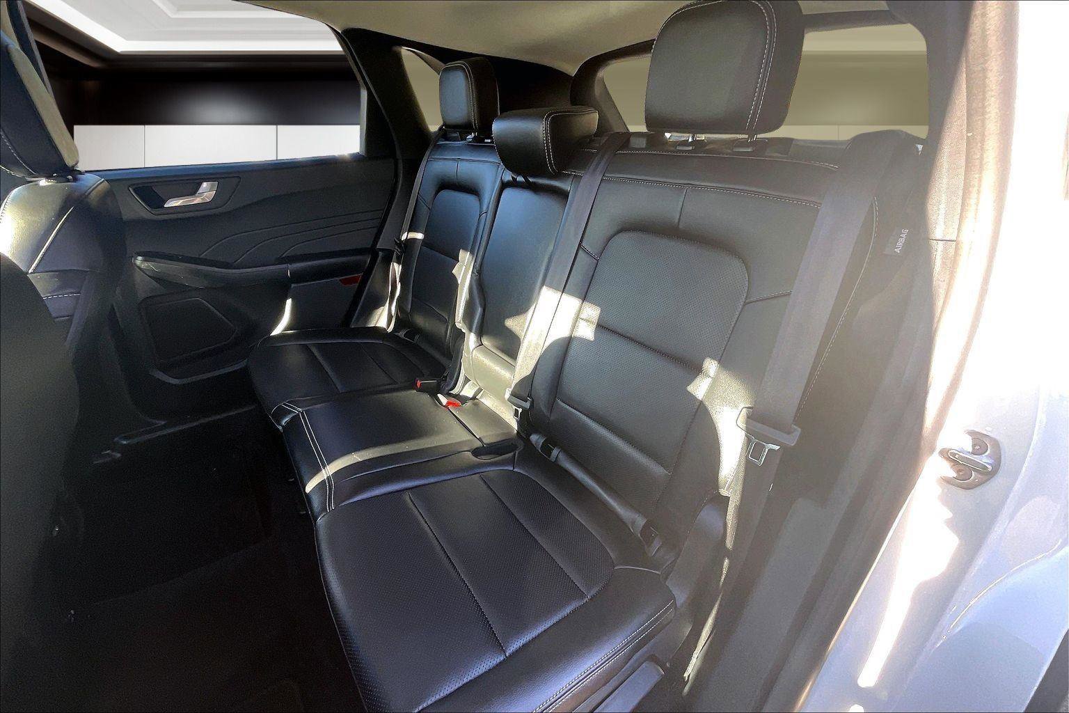 Used 2022 Ford Escape Titanium w/ Class II Trailer Tow Package image 28