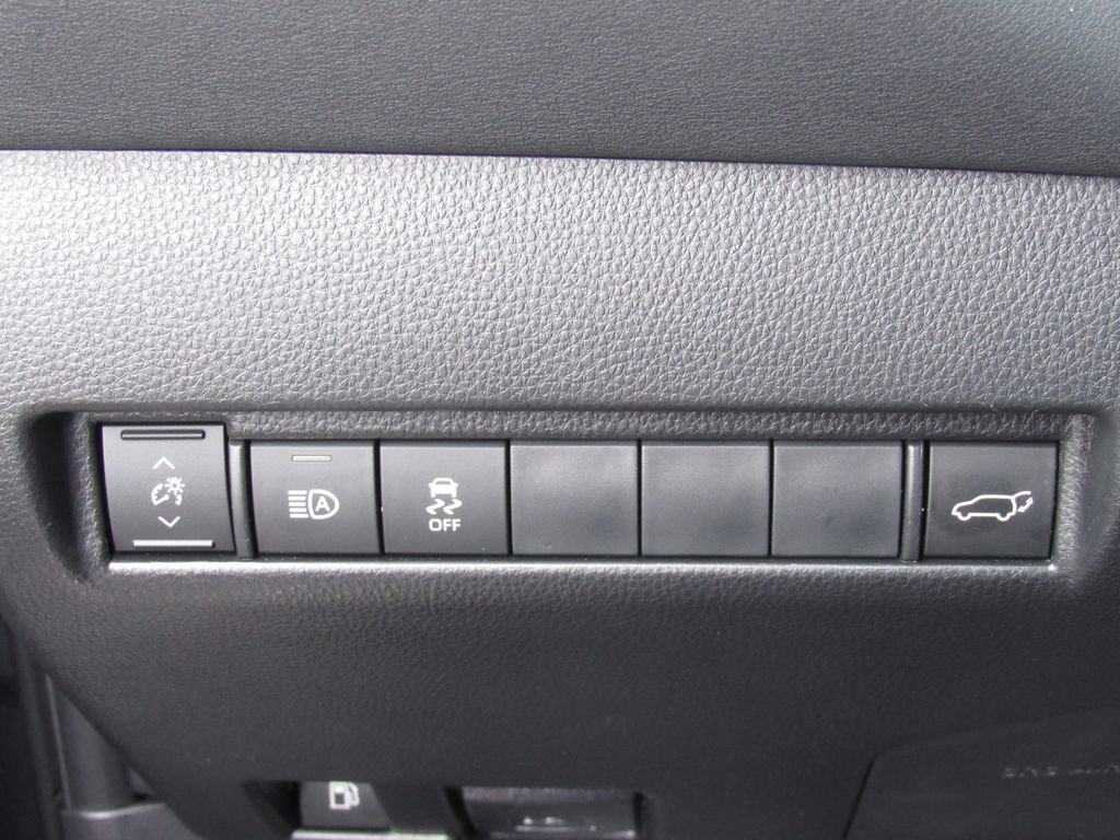 Certified 2022 Toyota Venza XLE AWD/4WD image 32