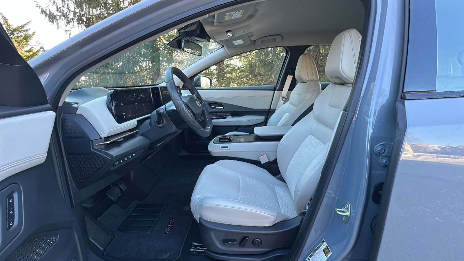 Certified 2024 Nissan Ariya AWD image 12
