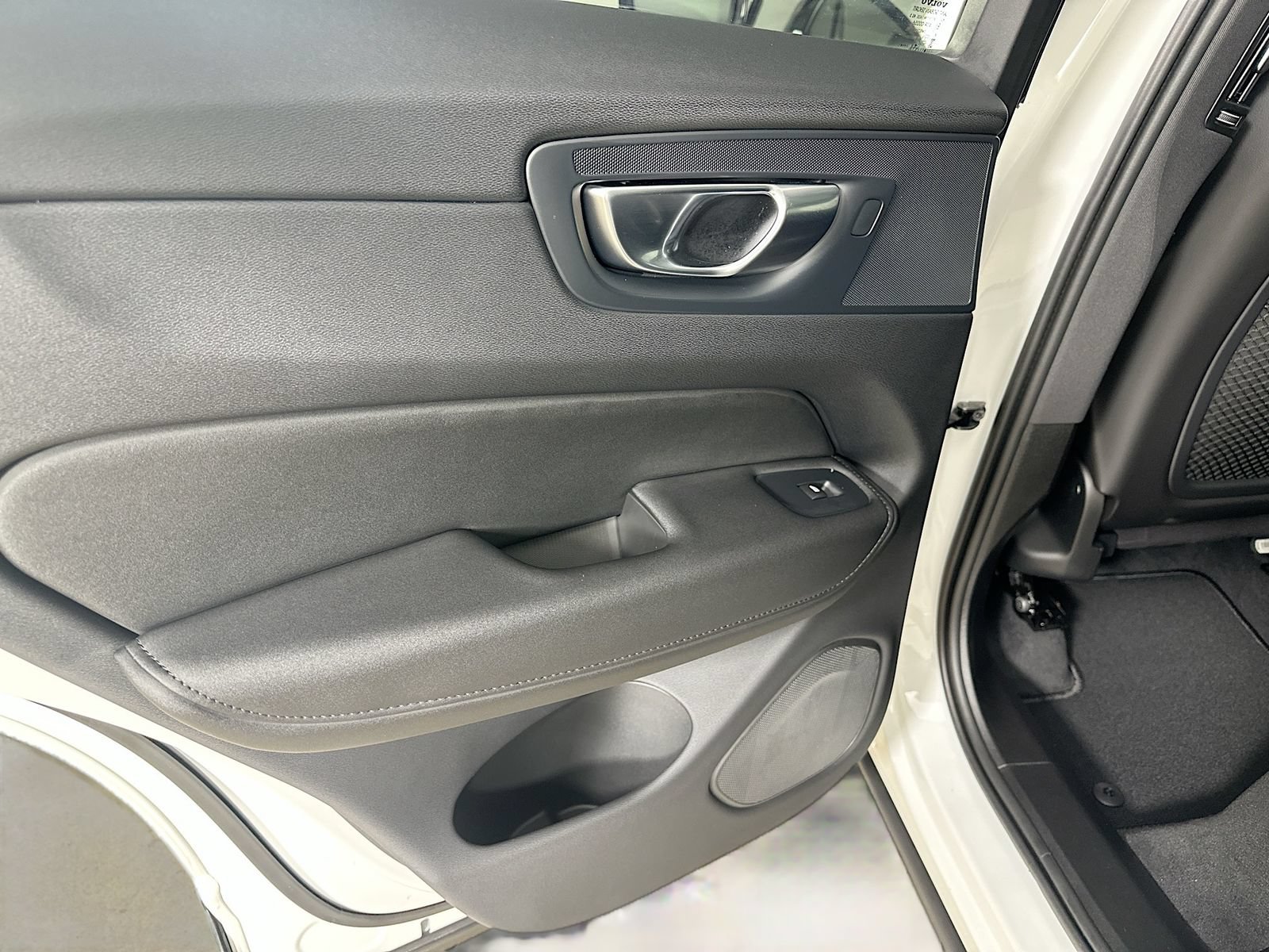 New 2026 Volvo XC60 B5 Ultra w/ Protection Package Premier AWD/4WD image 33