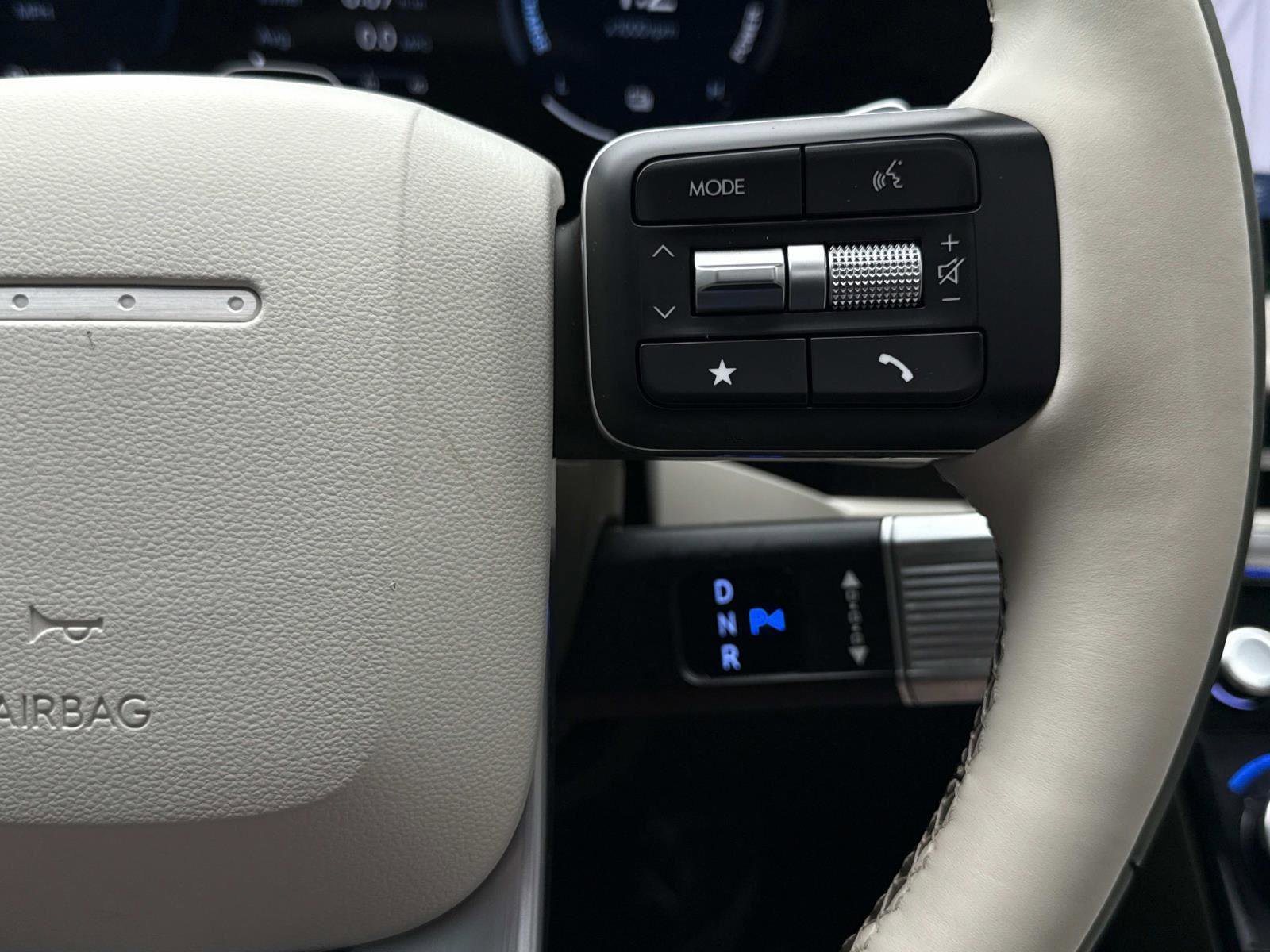 Used 2025 Hyundai Santa Fe Calligraphy image 8