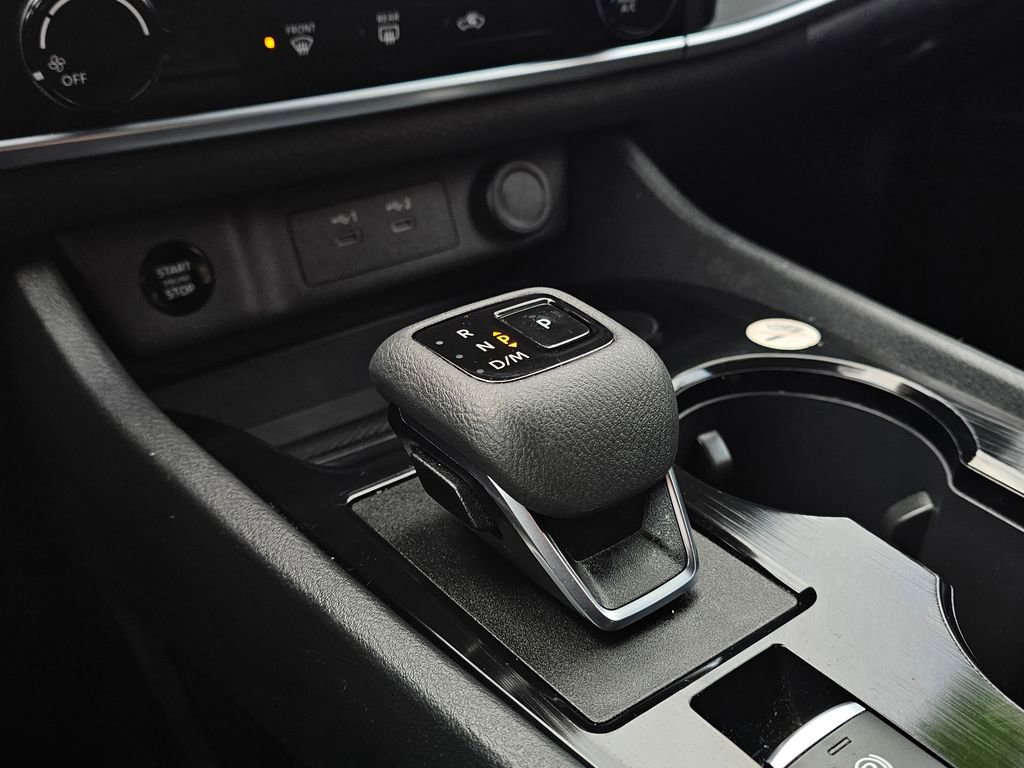 Used 2024 Nissan Rogue S image 26