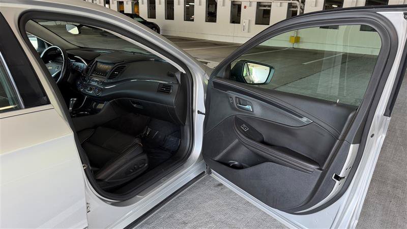 Used 2016 Chevrolet Impala LTZ FWD image 29