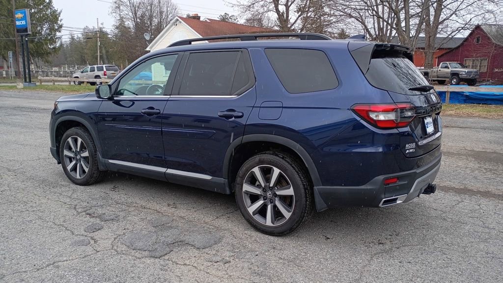 Used 2023 Honda Pilot Touring image 5