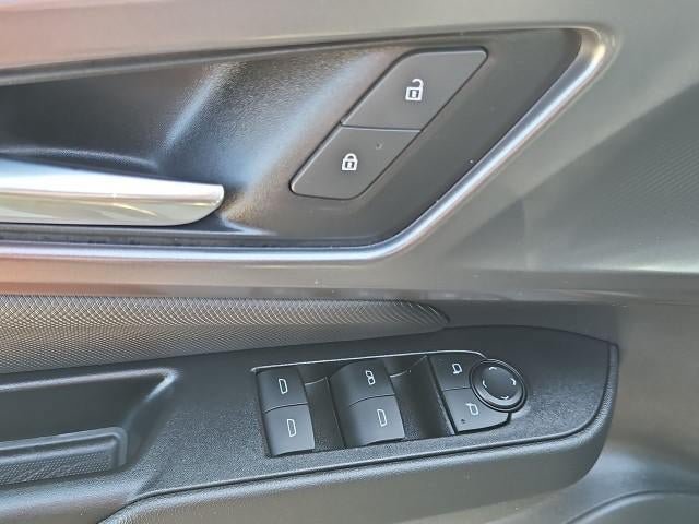 Used 2024 Chevrolet Equinox EV RS FWD image 23