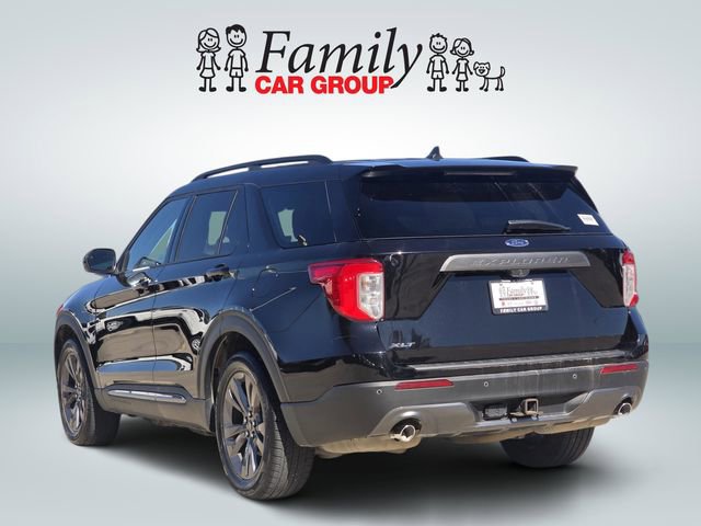 Used 2022 Ford Explorer XLT w/ Equipment Group 202A image 3