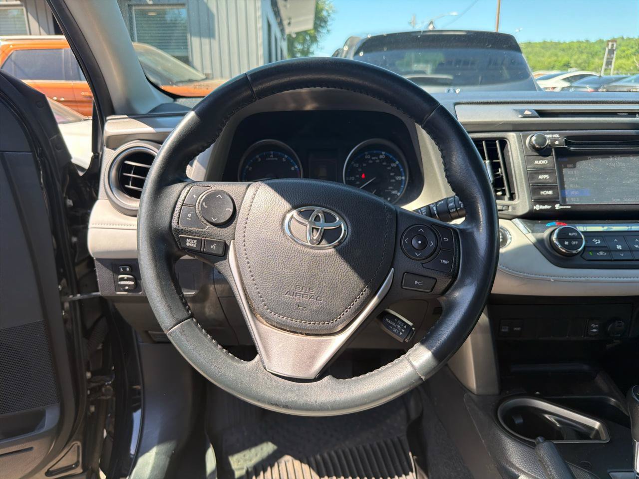 Used 2018 Toyota RAV4 XLE w/ Plus Extra Value Package AWD/4WD image 21