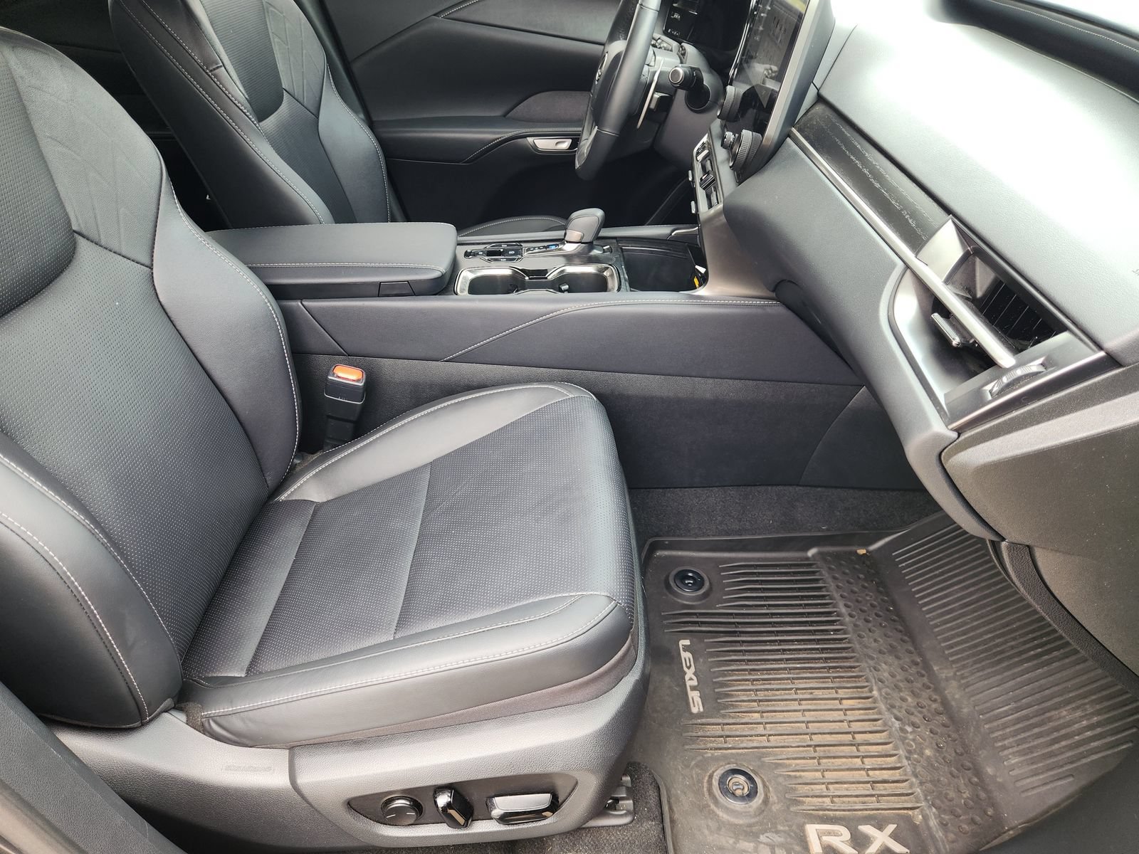Used 2024 Lexus RX 350 Premium Plus w/ Convenience Package FWD image 17
