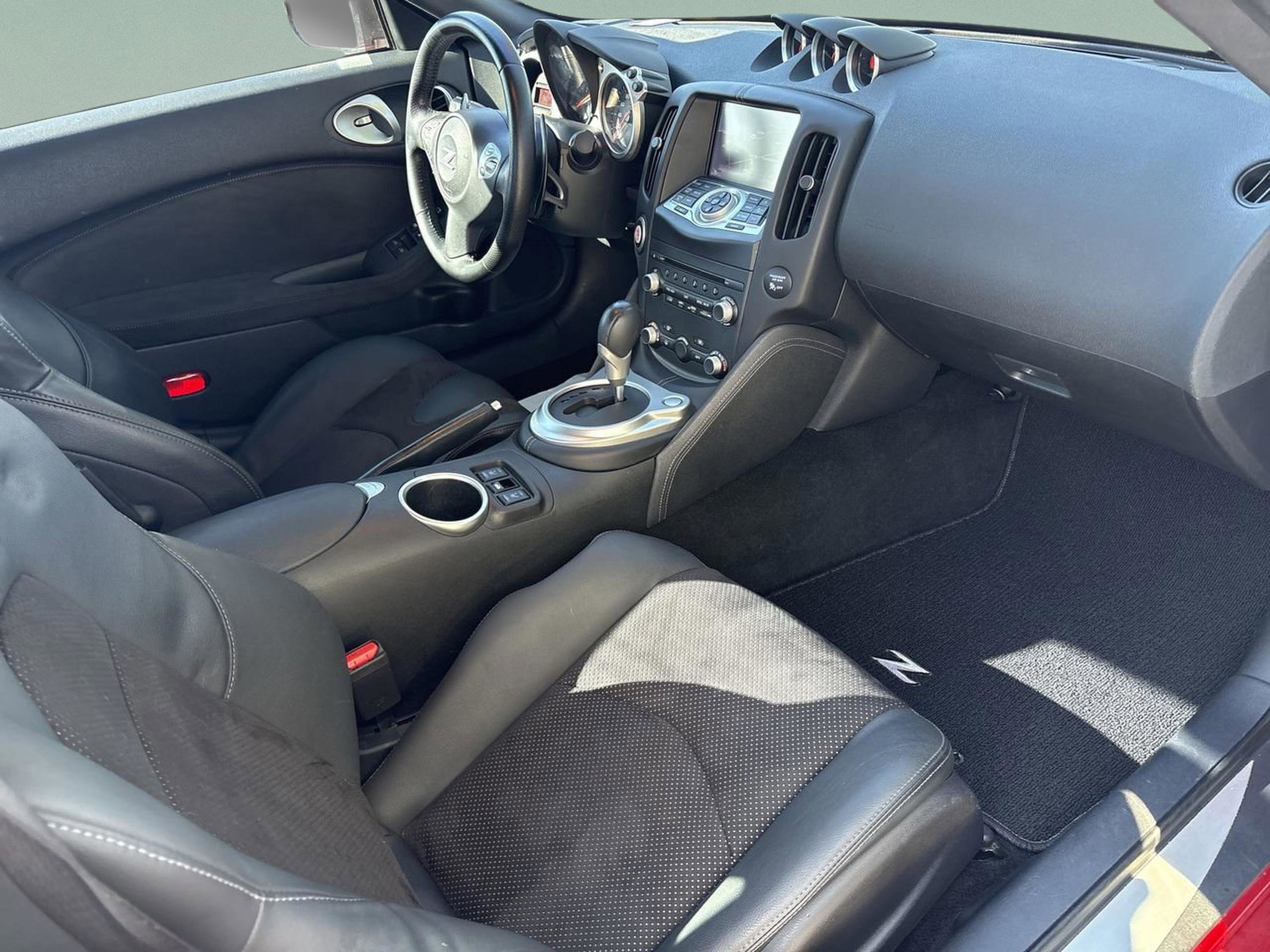 Used 2019 Nissan 370Z Touring Sport image 21