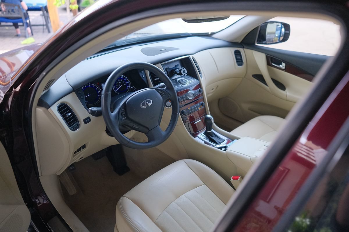 Used 2016 INFINITI QX50 2WD w/ Premium Package image 12