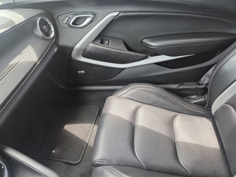 Used 2020 Chevrolet Camaro LT w/ Technology Package RWD image 20