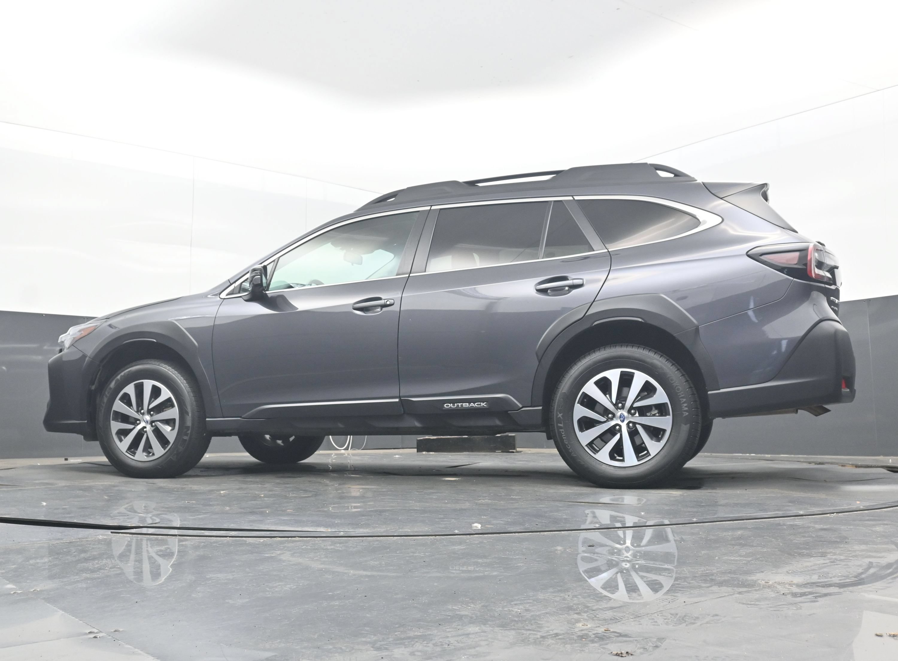 Used 2024 Subaru Outback Premium AWD/4WD image 27