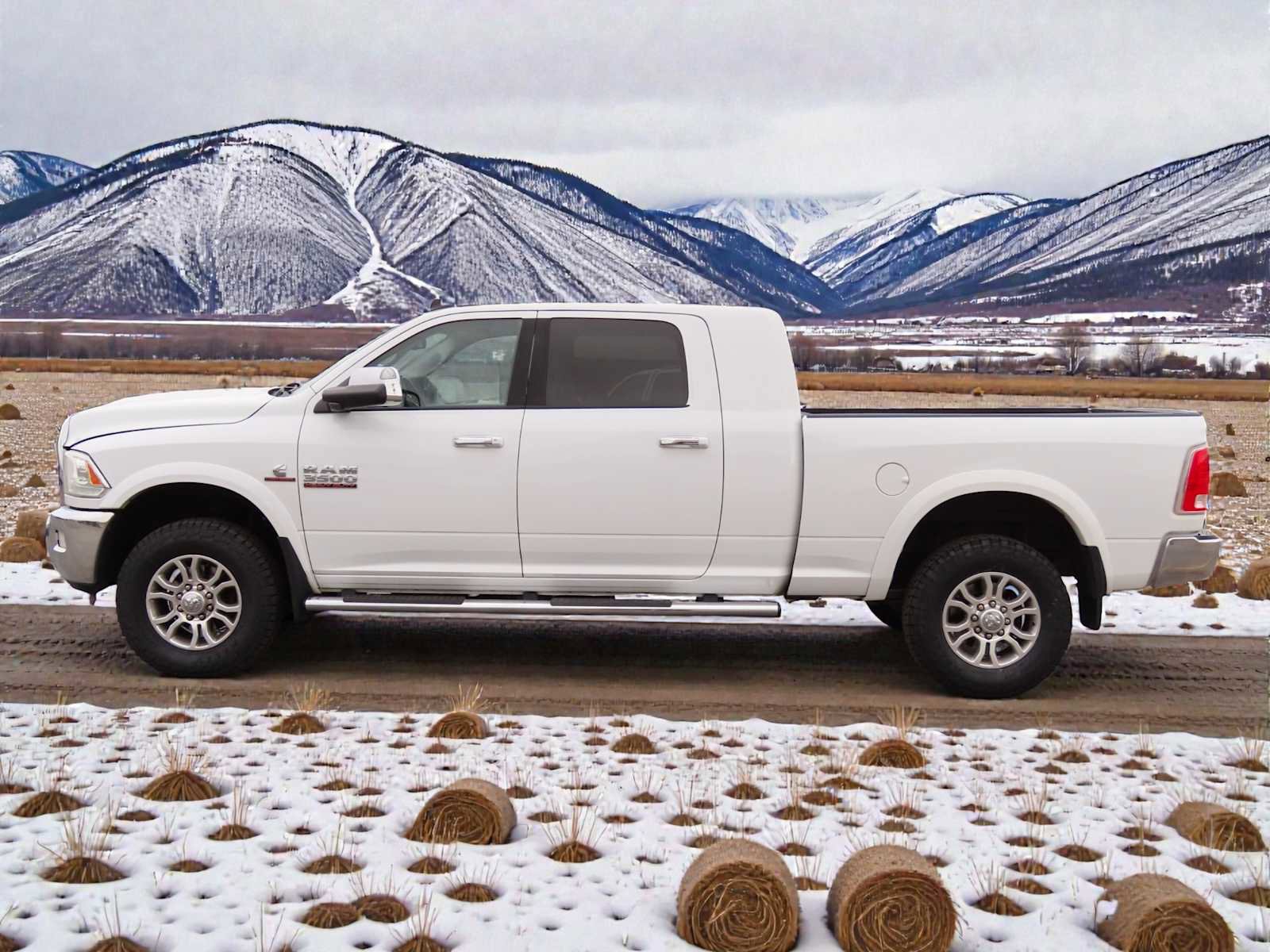 Used 2015 RAM 3500 Laramie w/ Convenience Group image 3