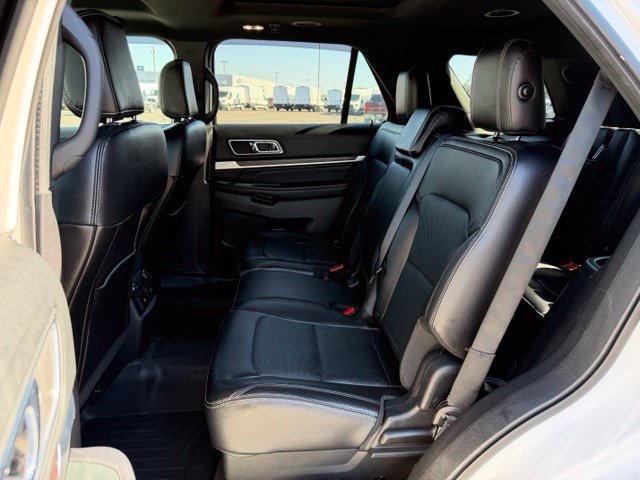 Used 2018 Ford Explorer Limited w/ Equipment Group 301A AWD/4WD image 10