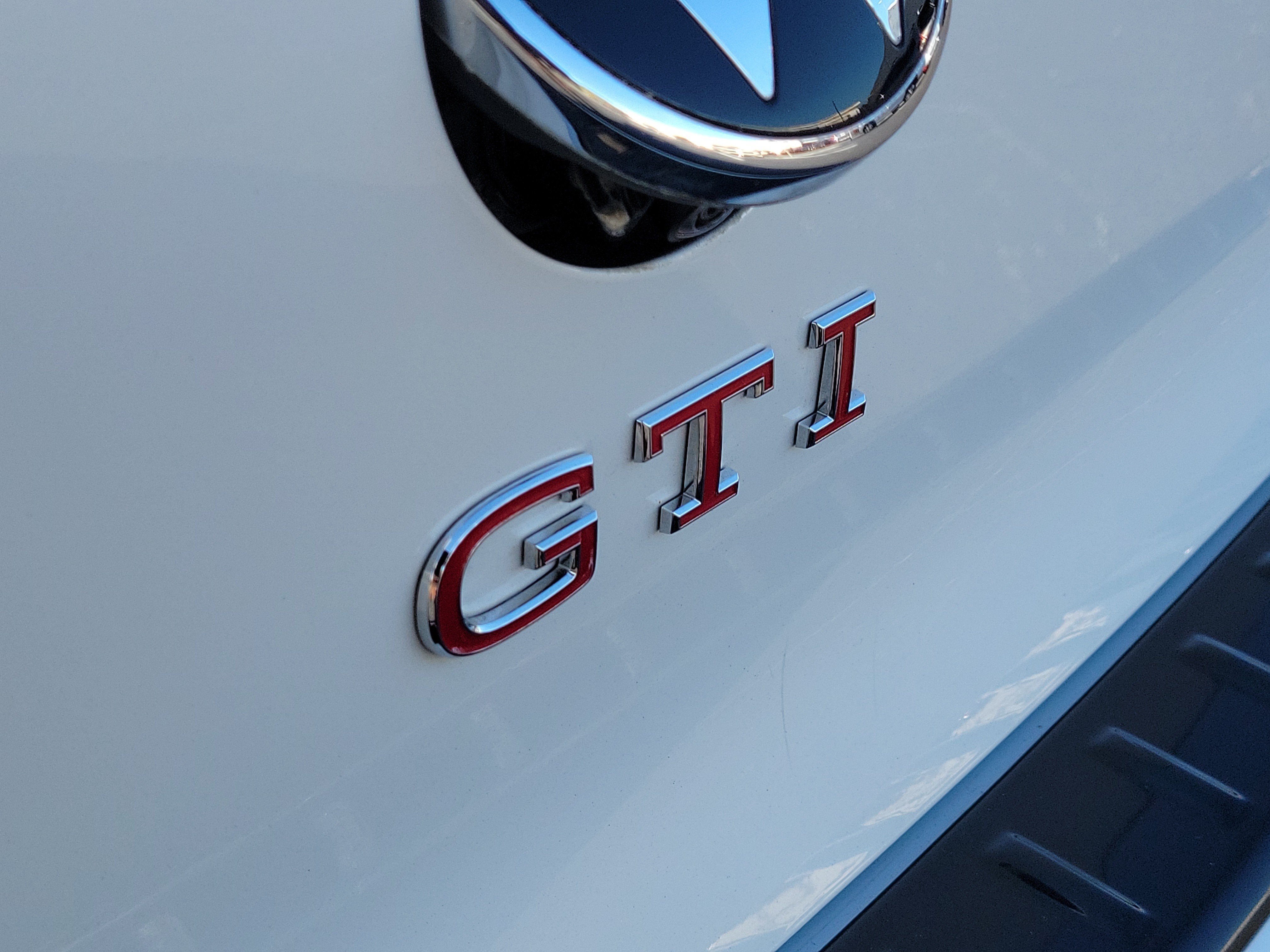Used 2024 Volkswagen GTI SE FWD image 5