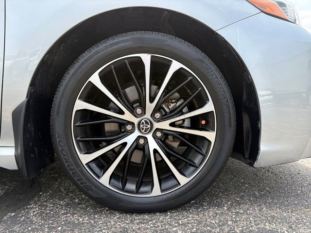 Used 2020 Toyota Camry SE w/ Convenience Package FWD image 20