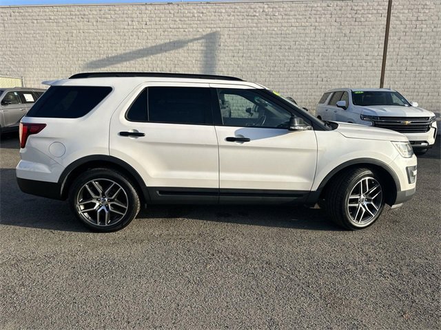 Used 2017 Ford Explorer Sport image 3