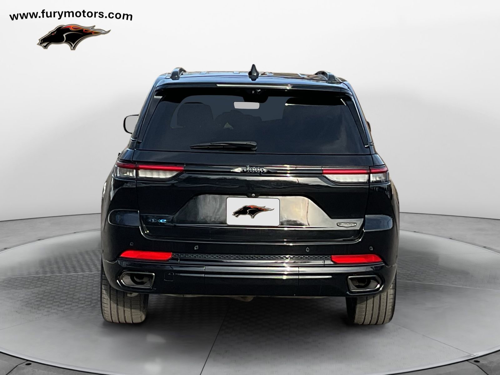 Used 2024 Jeep Grand Cherokee Summit image 4