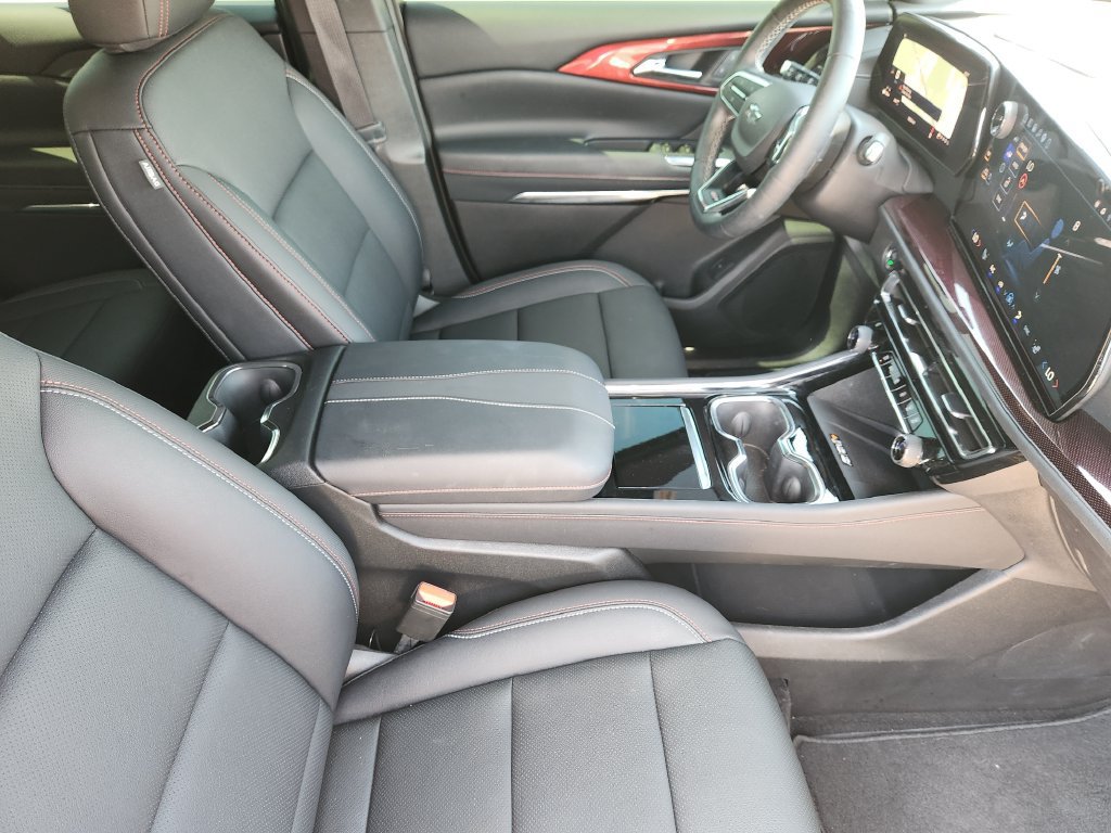 Used 2026 Chevrolet Traverse Z71 AWD/4WD image 9