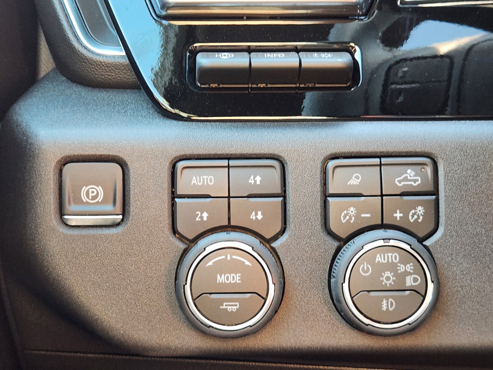 New 2026 Chevrolet Silverado 3500 High Country w/ High Country Premium Package image 20