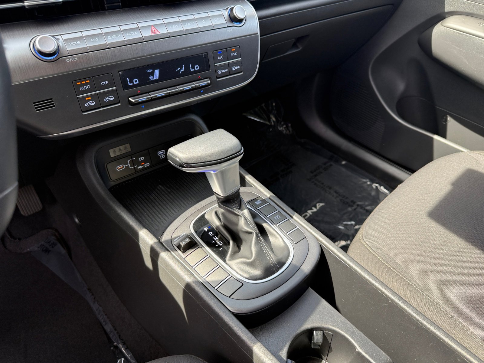 Certified 2025 Hyundai Kona SEL image 13