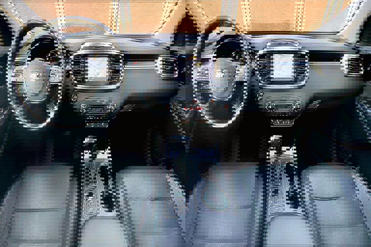 Used 2019 Kia Sorento SX image 15